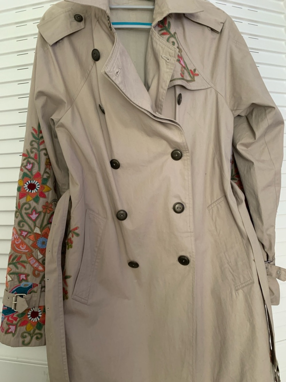 Calypso St. Barth Embroidered Beige Trench Coat with Floral Detail - Picture 8 of 15